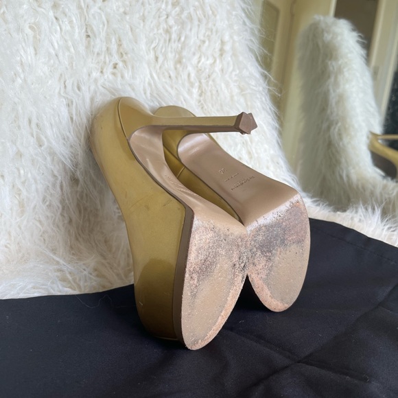 Vintage VSL Saint Laurent gold platform heels - Picture 10 of 12